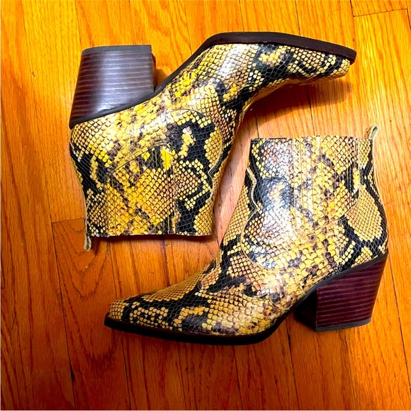 Western style ankle boots - Picture 1 of 5